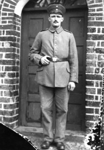 Soldat 1914 i døren